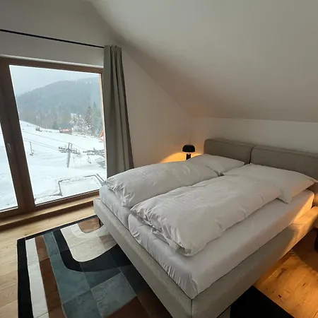 Golden Ridge 公寓 *