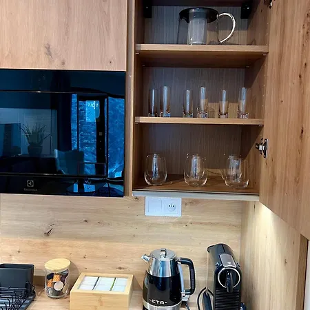 Golden Ridge 公寓 *