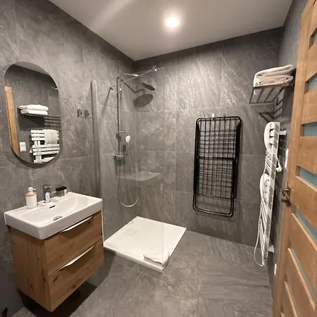Golden Ridge Apartment